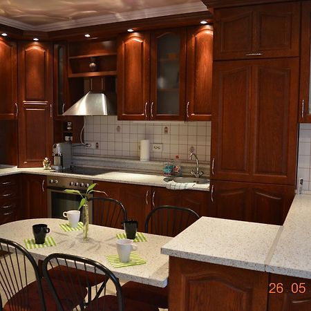 Berettyo Central Apartment บาแรตจูวิฟาลู ภายนอก รูปภาพ