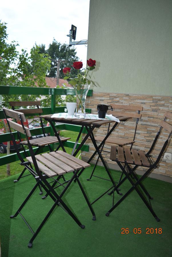 Berettyo Central Apartment บาแรตจูวิฟาลู ภายนอก รูปภาพ